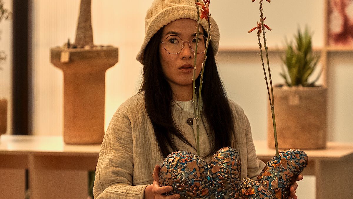 Beef – Lo scontro: la serie su Netflix, anzi miniserie, è un duello psicologico serratissimo e dal cast stellare.