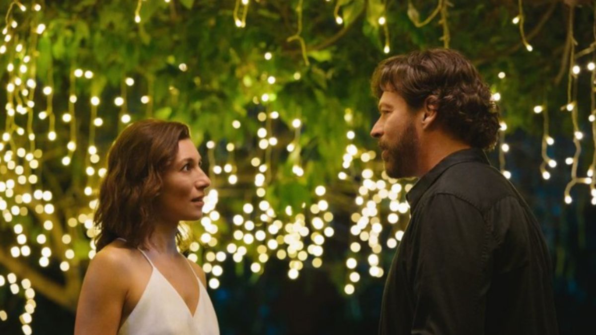 "Find Me Falling - Un'isola dove innamorarsi" è il film, una produzione originale Netflix, a metà tra la commedia romantica e il musical.