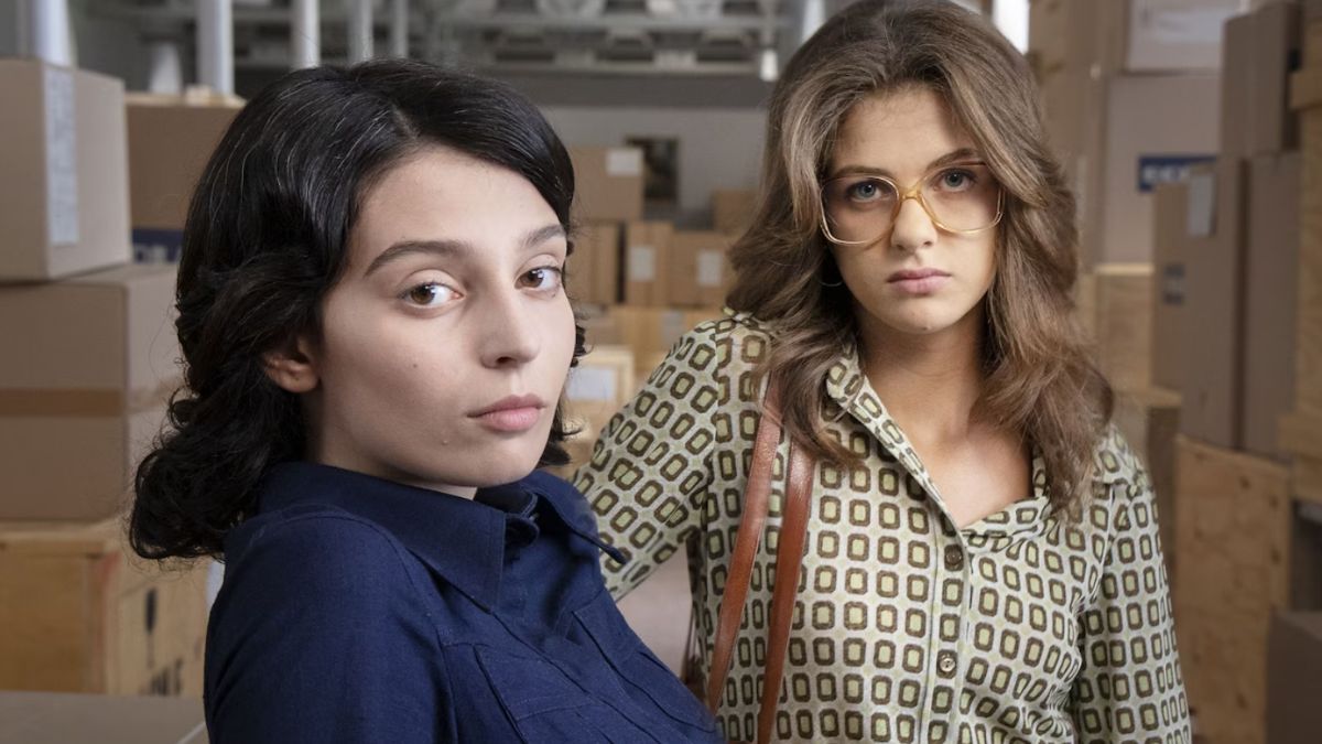 L'amica geniale arriva integralmente su Netflix: quattro stagioni e 34 episodi per raccontare dall'inizio alla fine la storia di Lila e Lenù.