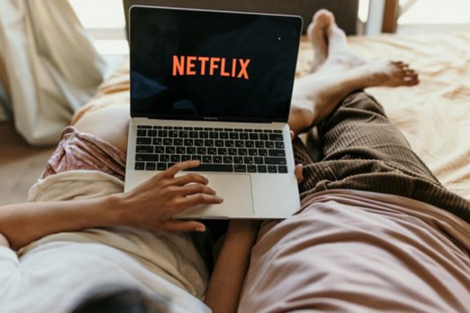 come usare netflix quando vai in vacanza guida e consigli utili