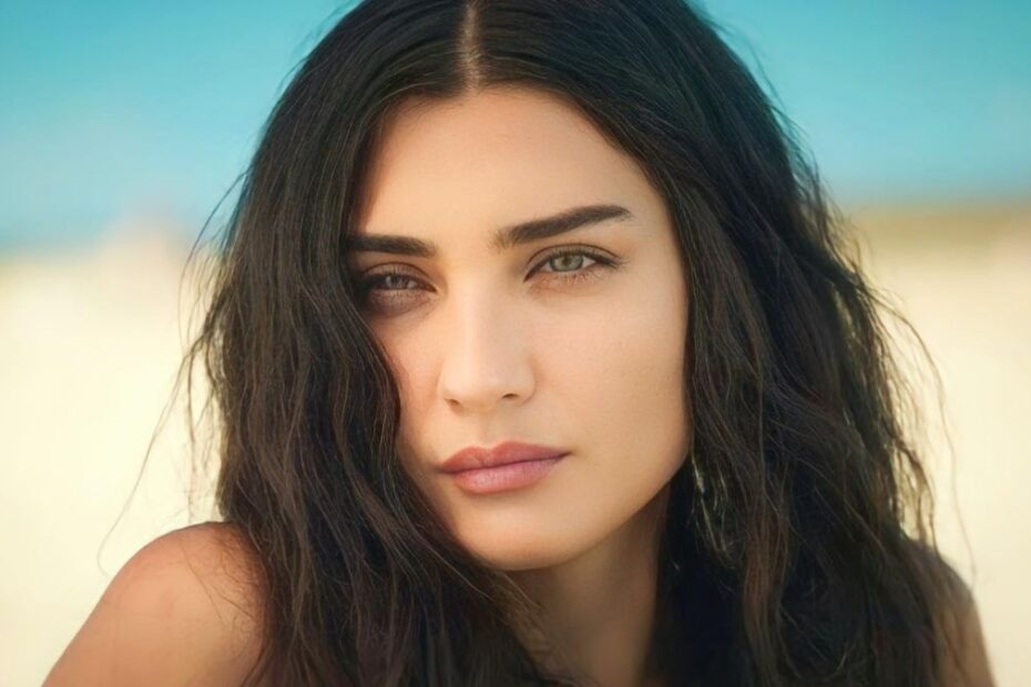 Chi è Tuba Buyukustun