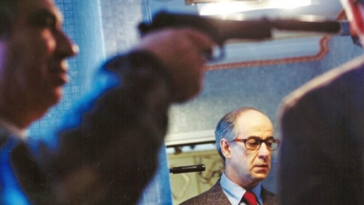 Le conseguenze dell'amore: su Netflix uno dei primi capolavori di Paolo Sorrentino, da vedere o rivedere prima che venga tolto dal catalogo.