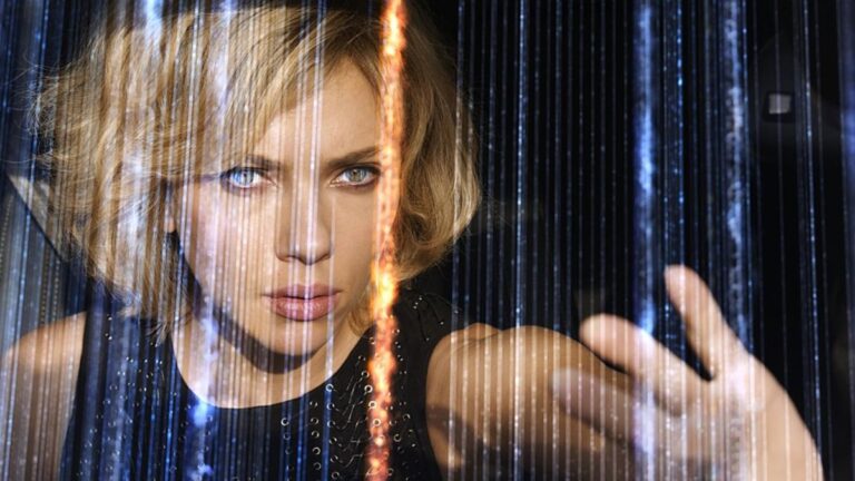 "Lucy", il film cult con Scarlett Johansson è in scadenza su Netflix, con la sua appassionante storia tra azione e fantascienza.