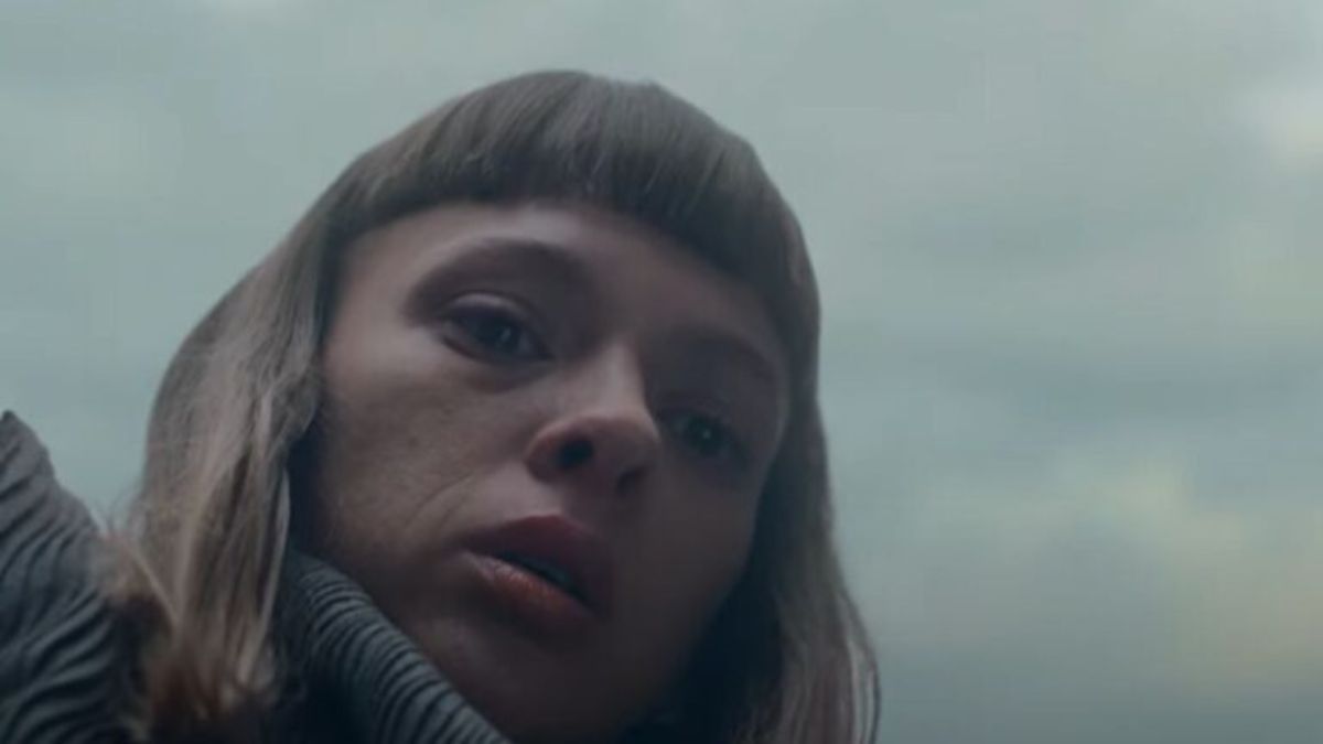 Bodies: la serie su Netflix è un thriller che viaggia nel tempo. Quattro epoche diverse... e lo stesso omicidio!
