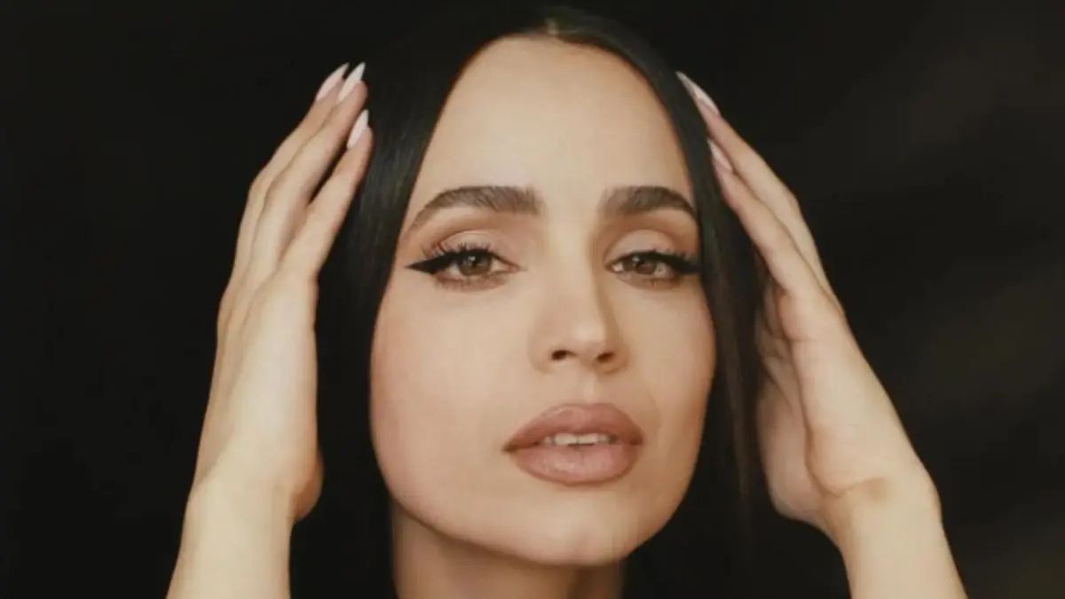 Sofia Carson este noua vedetă a Netflix: totul despre protagonista (nu doar) din Purple Hearts 1 Chi è Sofia Carson