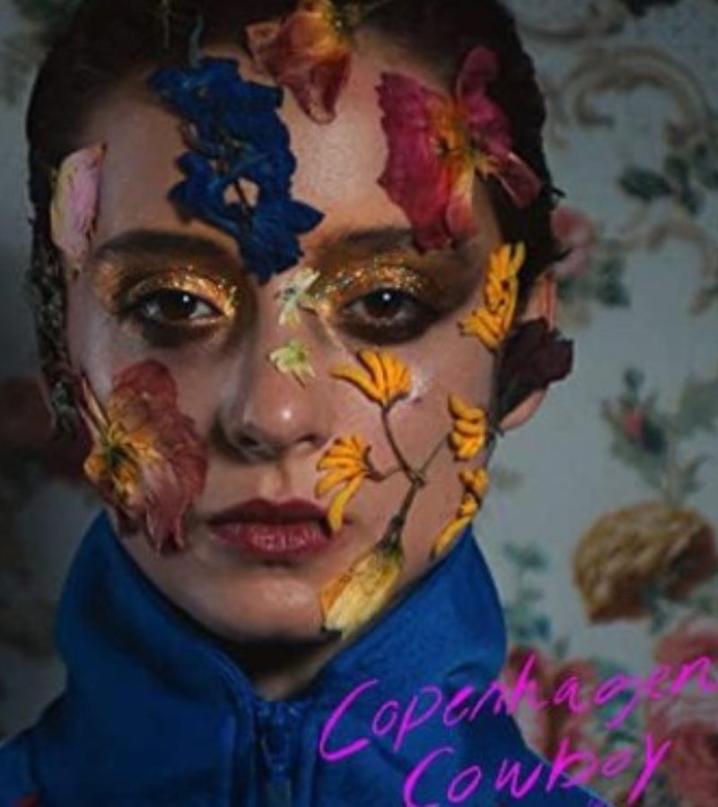 Copenhagen Cowboy: su Netflix un noir nordico enigmatico, con una protagonista misteriosa e una potente estetica visiva.