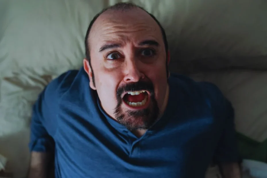 Muertos S.r.l. torna su Netflix con la stagione 4 della serie Tv spagnola: una commedia nera che sorprende e diverte.