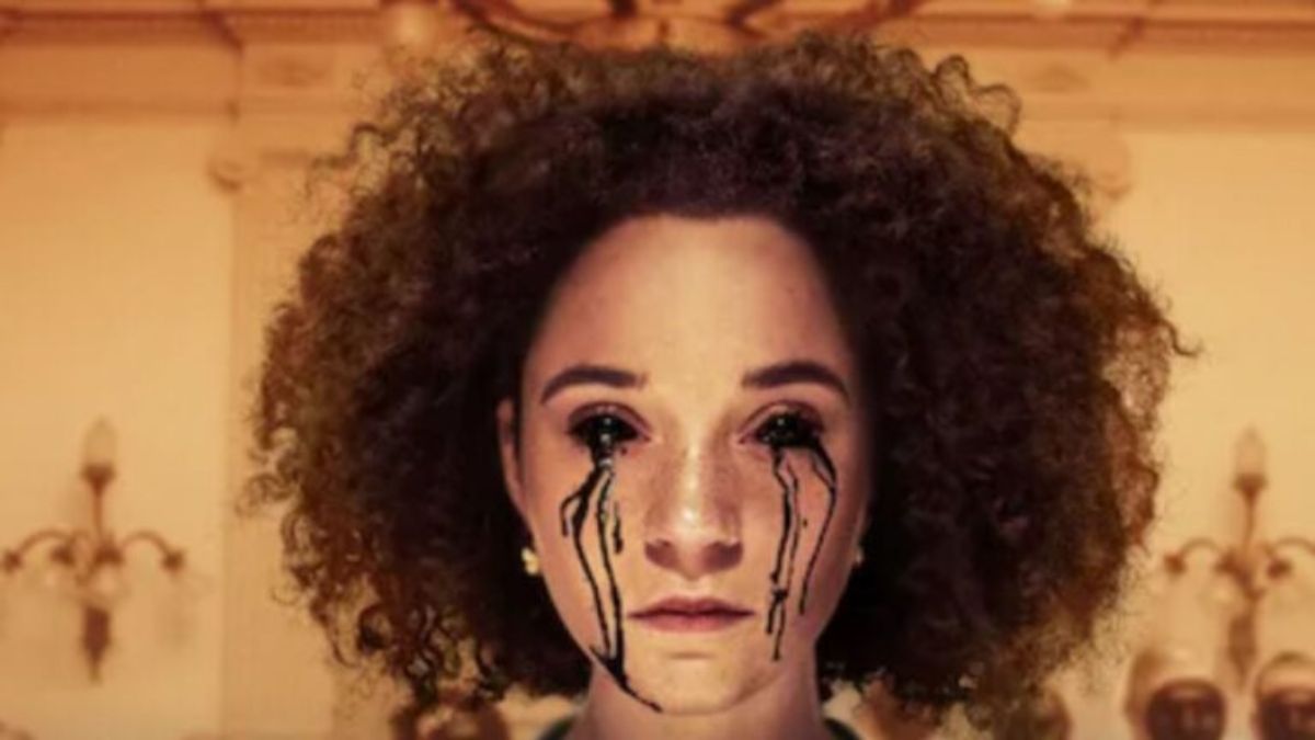 Ares: la serie horror su Netflix svela segreti oscuri e rituali occulti della élite.