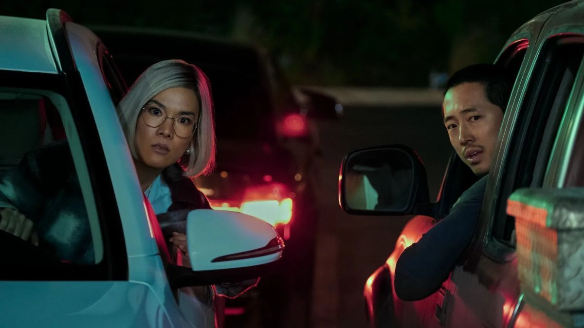Beef – Lo scontro: la serie su Netflix, anzi miniserie, è un duello psicologico serratissimo e dal cast stellare.