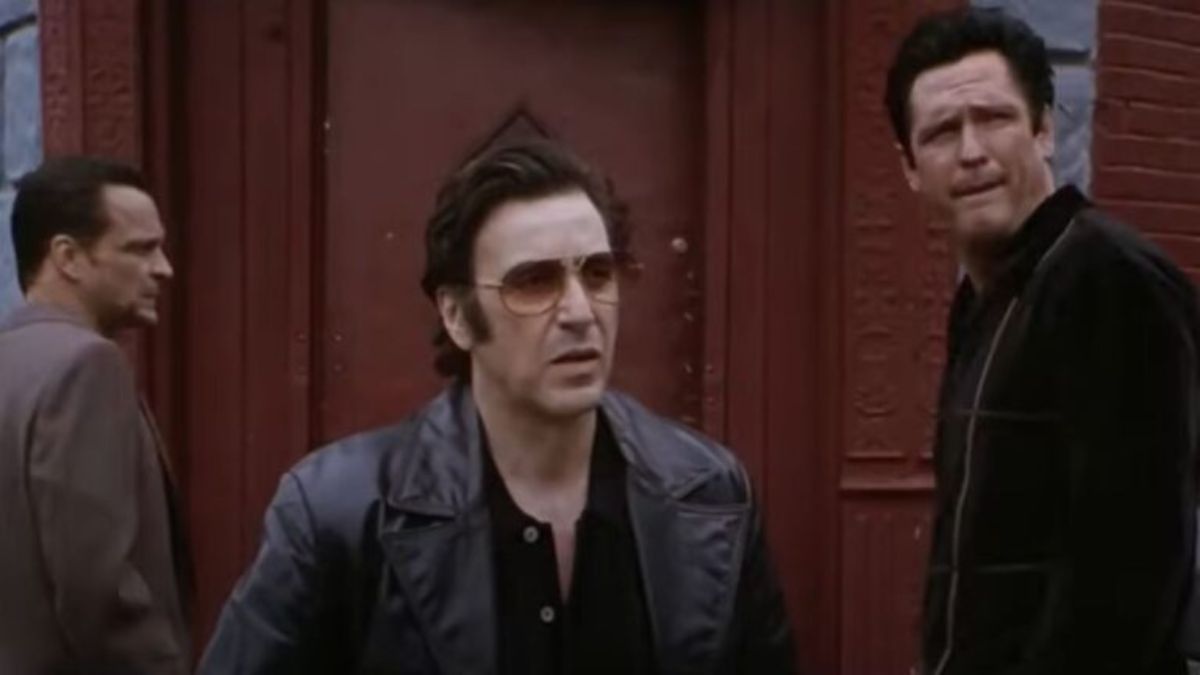 Donnie Brasco è su Netflix: un grande classico del genere crime. Con Johnny Depp, Al Pacino e il compianto Michael Madsen.