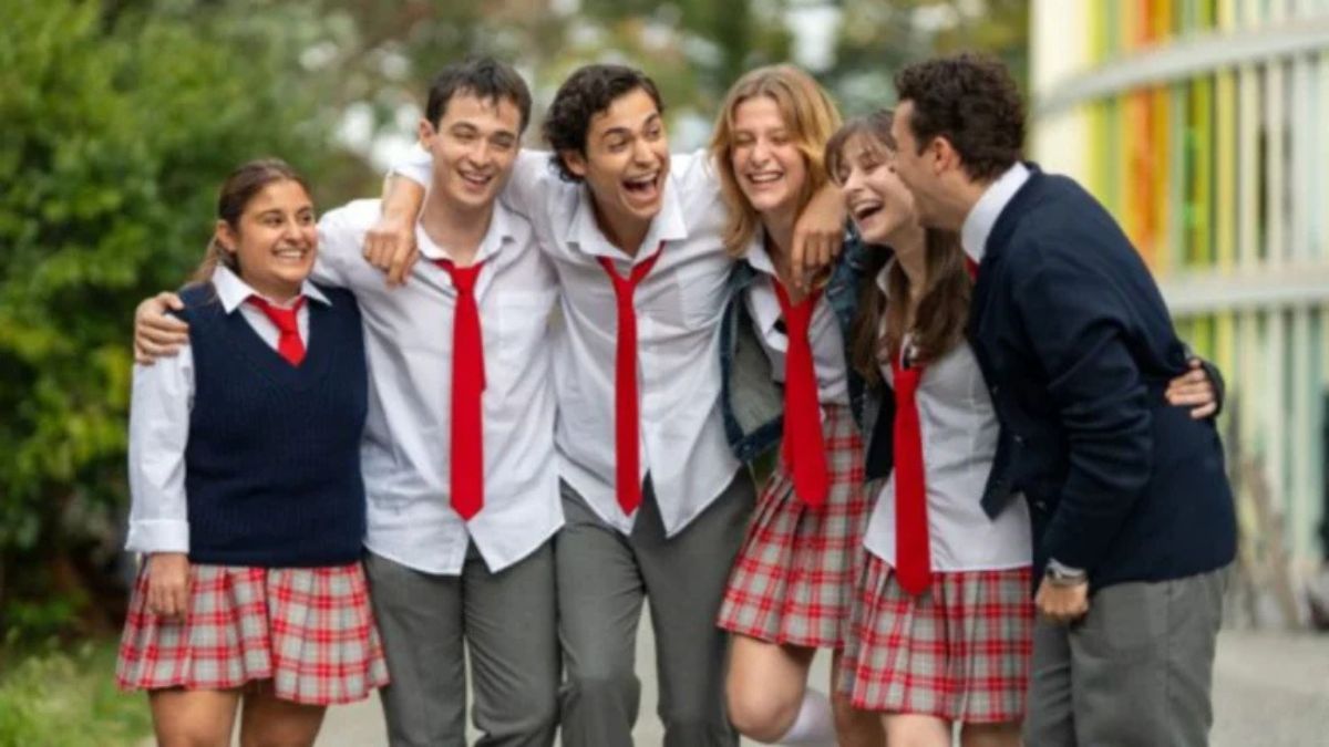 Lettere dal passato: in arrivo la nuova serie turca di Netflix. Un viaggio emotivo nel tempo, una storia che intreccia dramma e sentimenti.