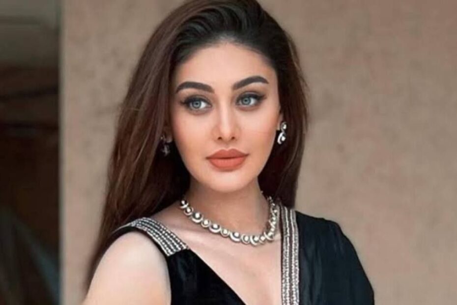 Addio a Shefali Jariwala: l'attrice indiana è morta a 42 anni. Si indaga sulle potenziali cause dell'arresto cardiaco.