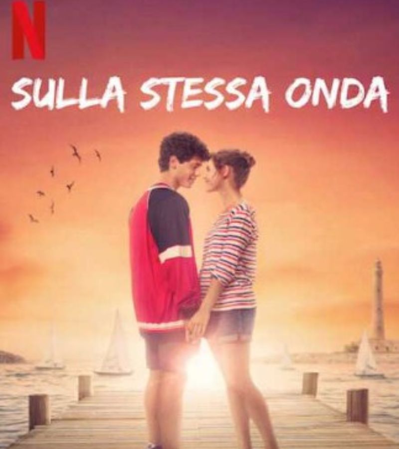 Sulla stessa onda: un delizioso film tutto italiano su Netflix. La storia di un amore e di una malattia, da affrontare insieme.