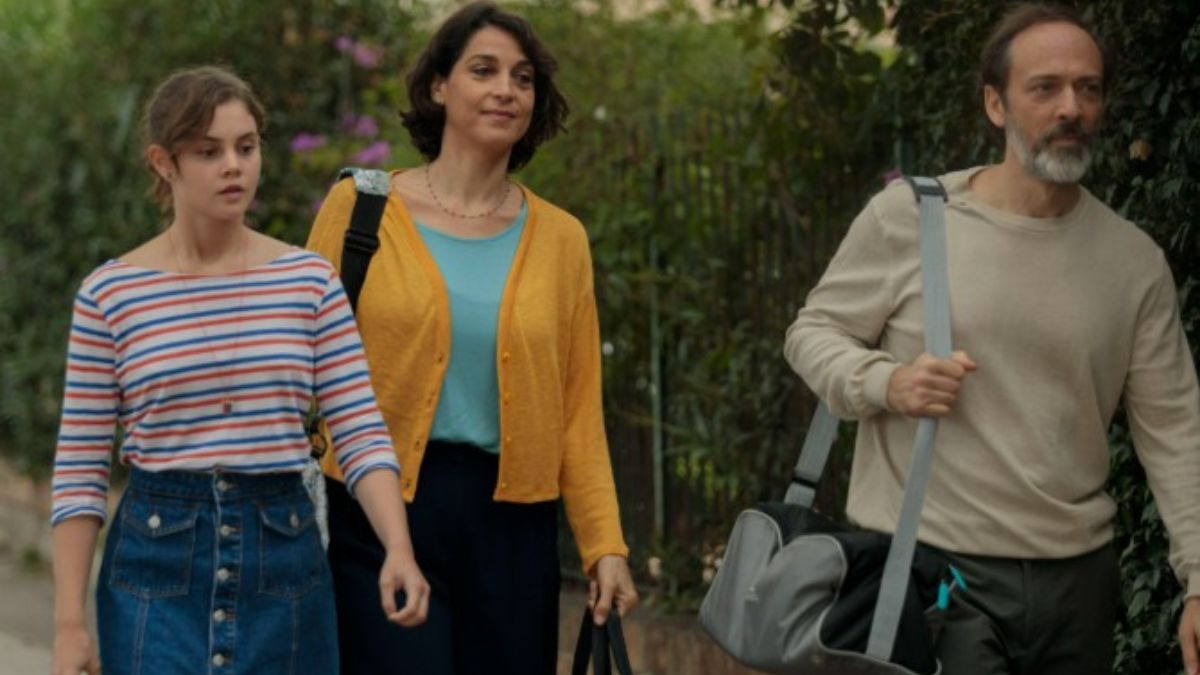 Sulla stessa onda: un delizioso film tutto italiano su Netflix. La storia di un amore e di una malattia, da affrontare insieme.