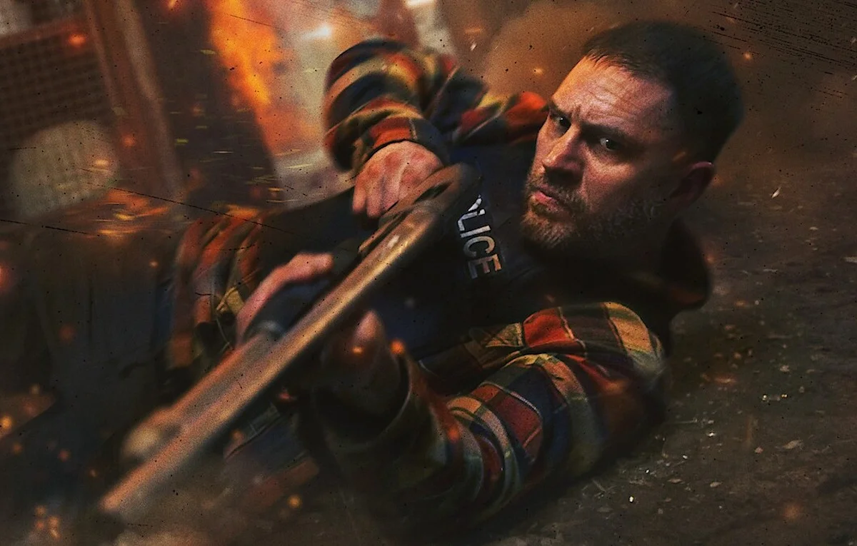 Havoc: l'action-thriller con Tom Hardy che svela una cospirazione colossale è su Netflix, ed è già un grande successo.