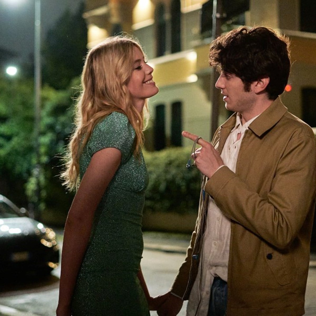 Una storia d'amore generazionale dallo stesso regista di Stella gemella. L'amore, in teoria: la commedia romantica su Netflix parla italiano.