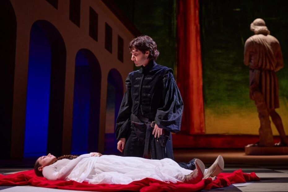 Romeo È Giulietta, un film corale tutto italiano: in Top 10 su Netflix. Giovanni Veronesi porta il mito shakespeariano nel presente.