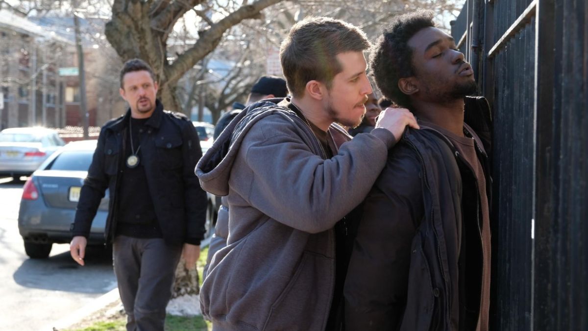Seven Seconds, la mini serie su Netflix spinge a riflettere su una società, quella USA, spesso ancora ostile verso gli afroamericani