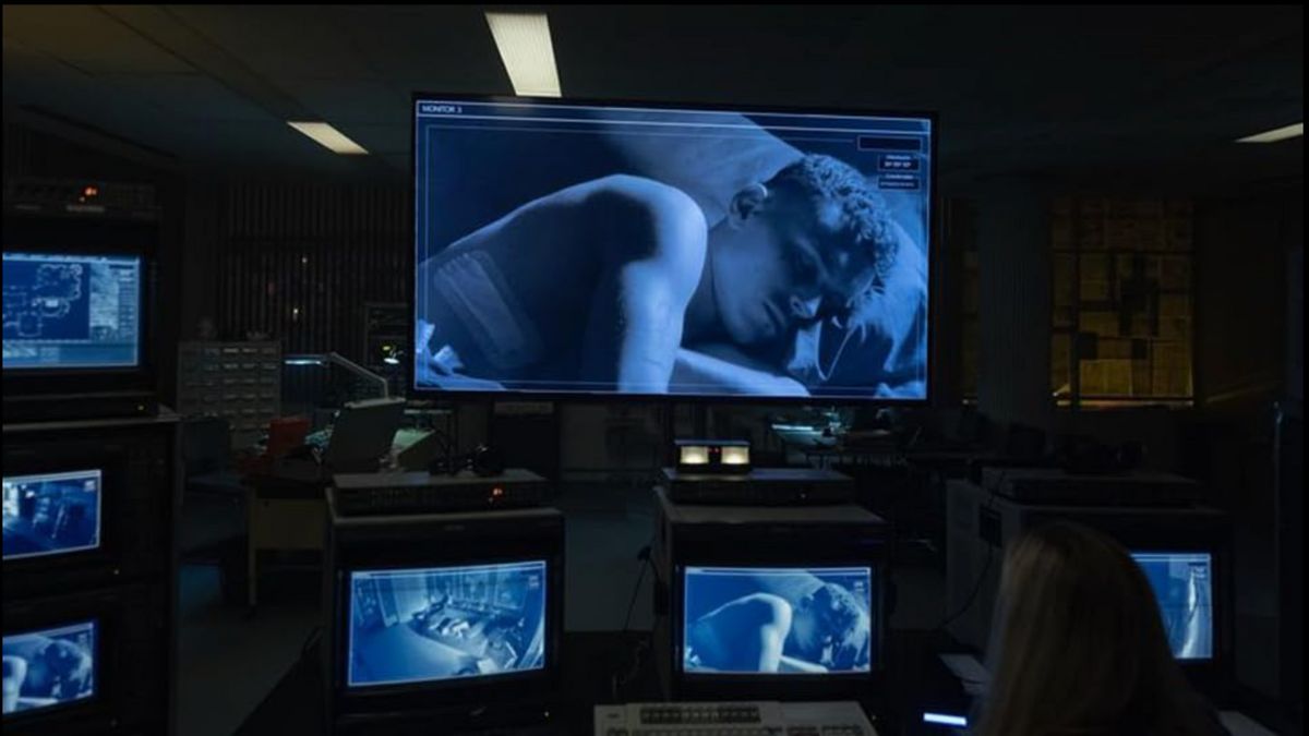 In Silenzio Netflix serie spagnola voyeurismo