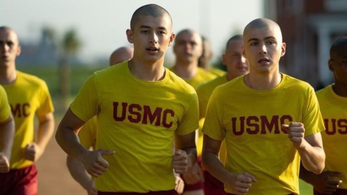 Boots: la serie Netflix è un racconto di formazione "queer" nell'esercito USA. Una storia vera, ambientata negli anni Novanta.