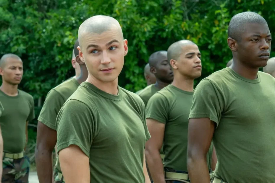 Boots: la serie Netflix è un racconto di formazione "queer" nell'esercito USA. Una storia vera, ambientata negli anni Novanta.