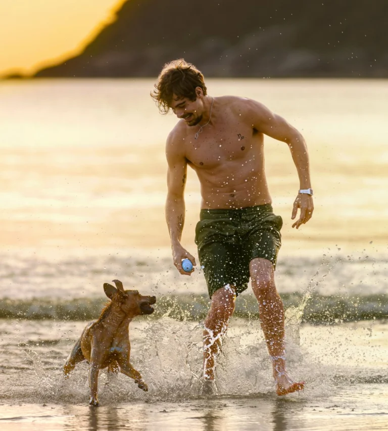 Caramelo: il film brasiliano è la sorpresa di Netflix: sul podio della Top 10 c'è un film dolcissimo che parla di amicizia.