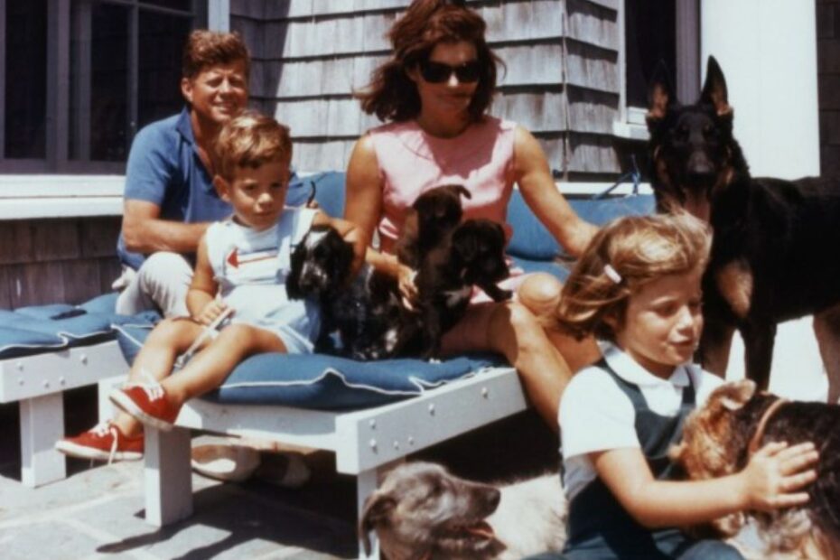 Annunciata la serie Netflix sulla famiglia Kennedy: ecco cosa sappiamo sull'ennesimo progetto dedicato alla grande dinastia americana.