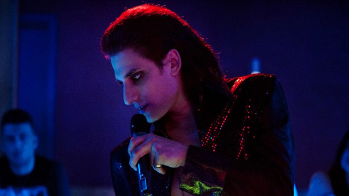 Lo chiamavano Jeeg Robot è un piccolo, grande capolavoro italiano da non perdere su Netflix: con Marinelli e Santamaria.