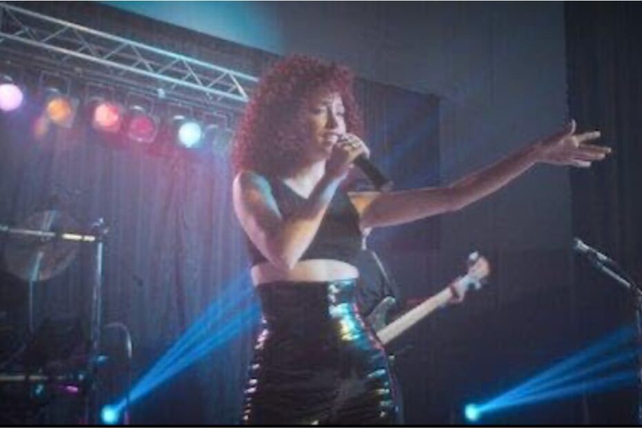 La serie su Selena entra nella Top 10 Netflix: povertà, musica e feste di quartiere in un racconto vivo, sanguigno e travagliato.