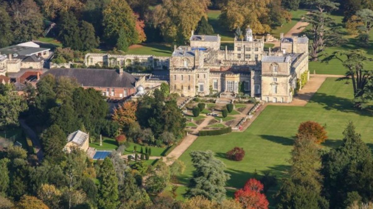 Tutte le location di Frankenstein, il film di del Toro su Netflix, che sta dominando la Top 10 in 85 Paesi in tutto il mondo.