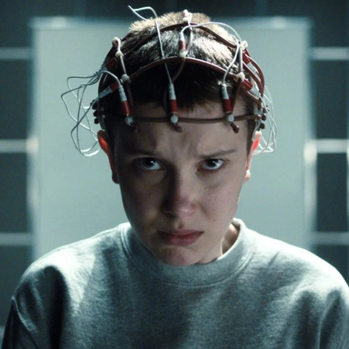 Millie Bobby e Brown David Harbour nella nuova serie spy di Netflix: tornano i protagonisti di Stranger Things. Dal creatore di Adolescence.