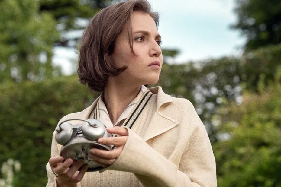 I sette quadranti di Agatha Christie: ecco quando esce su Netflix la miniserie tratta dal giallo della celebre scrittrice.