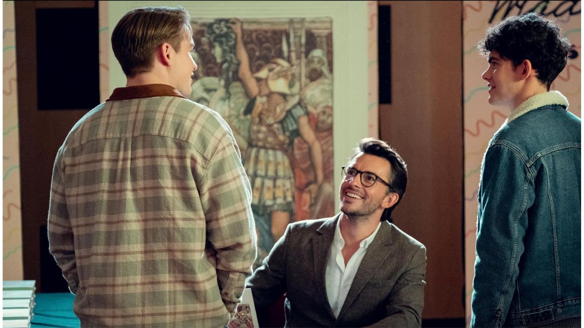 Da Bridgerton a Wicked, Jonathan Bailey è l’attore del momento: talento, fascino e ruoli che stanno accendendo Hollywood.