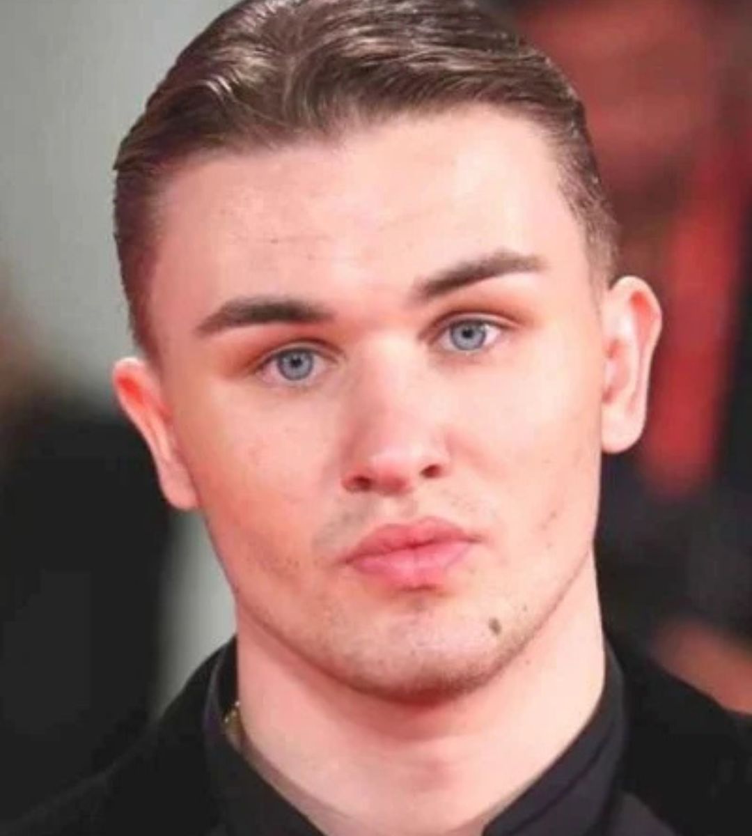 Artem Tkachuk choc: cosa succede all'attore di Mare Fuori? Ricovero, TSO e addio ai social. Facciamo chiarezza.