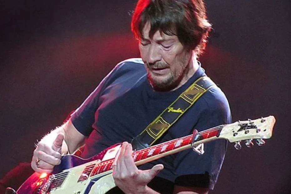 Chris Rea muore all'età di 74 anni. Era la voce dietro Driving Home for Christmas e successi come Josephine, On the Beach e Fool (If You Think It’s Over).