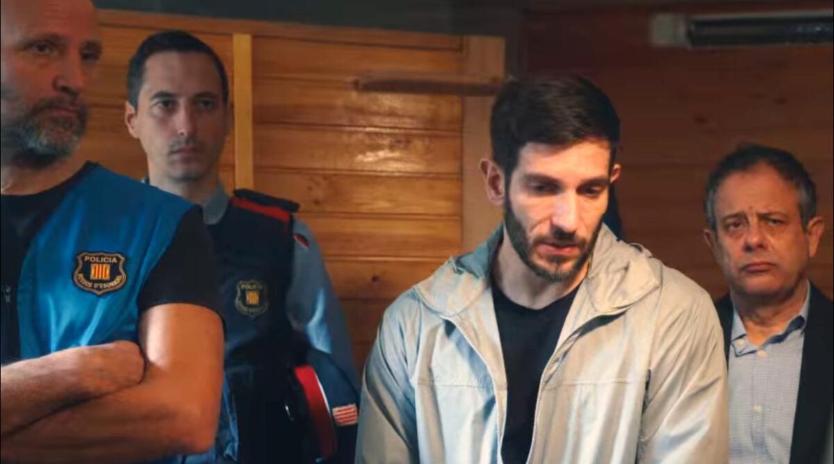 Su Netflix, In fiamme racconta una storia vera di cronaca nera in Spagna: desiderio, violenza e scandali nella polizia con Úrsula Corberó.