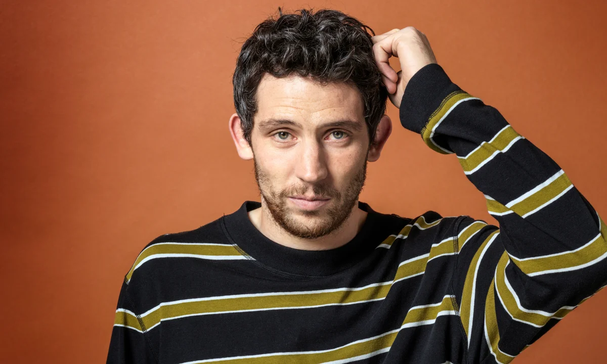 Chi è Josh O’Connor, l'attore inglese che domina la Top 10 Netflix? Tutto sulla star (anche) di Wake Up Dead Man – Knives Out 