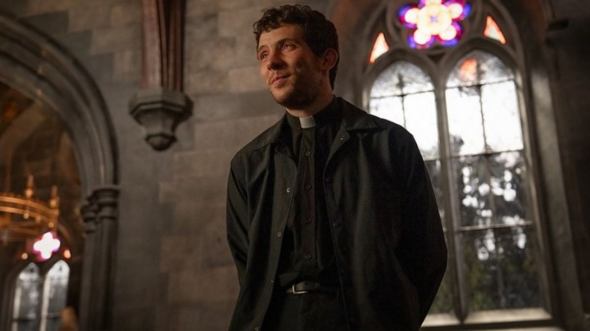 Chi è Josh O’Connor, l'attore inglese che domina la Top 10 Netflix? Tutto sulla star (anche) di Wake Up Dead Man – Knives Out 