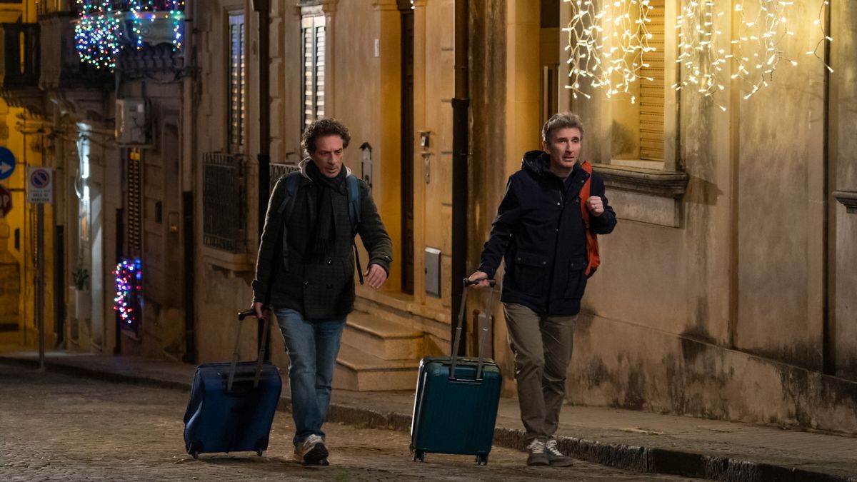 Sicilia Express: Ficarra e Picone dominano la Top 10 delle serie Tv su Netflix con una miniserie divertentissima e che fa riflettere.