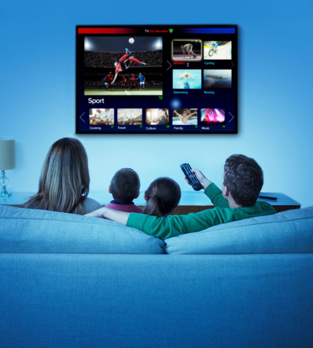 La tv del 2025, promossi e bocciati: ecco i top e i flop di quest'anno sul piccolo schermo. Chi ha vinto la guerra dello share?