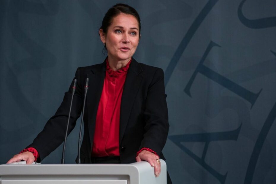 Borgen: recupera su Netflix la serie profetica sulla Groenlandia. Una trama che sembrava inverosimile, eppure si sta realizzando.