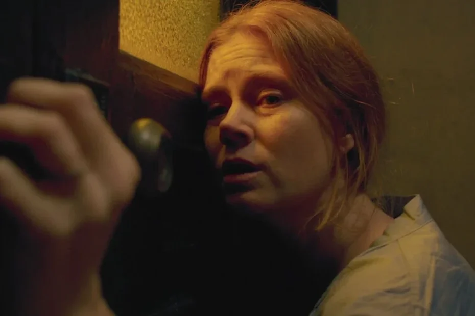 Ecco 3 thriller psicologici su Netflix con vicini di casa da incubo. La cosa più inquietante è che due su tre sono storie vere.