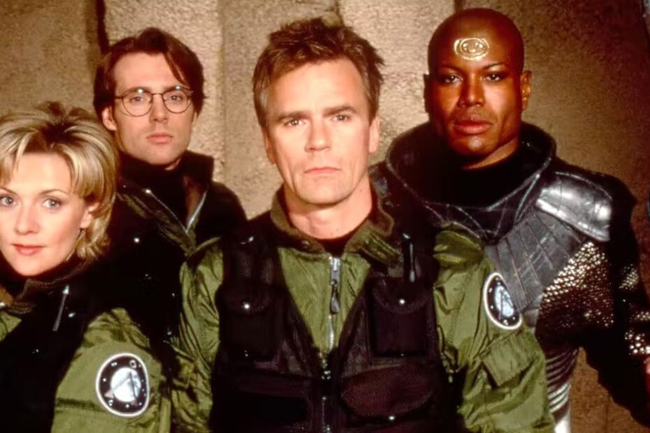 Stargate SG-1: la serie torna in streaming su Netflix. Una produzione leggendaria che ha ridefinito il concetto di fantascienza.