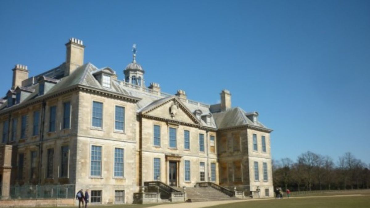 Le sontuose location di Bridgerton, la serie cult di Netflix. I fan più accaniti vanno a visitarle di persona.