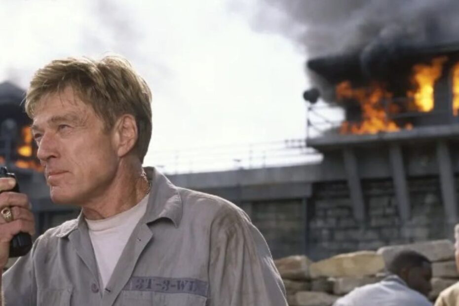 Il castello: su Netflix uno degli ultimi film con Robert Redford e James Gandolfini, purtroppo oggi entrambi scomparsi.