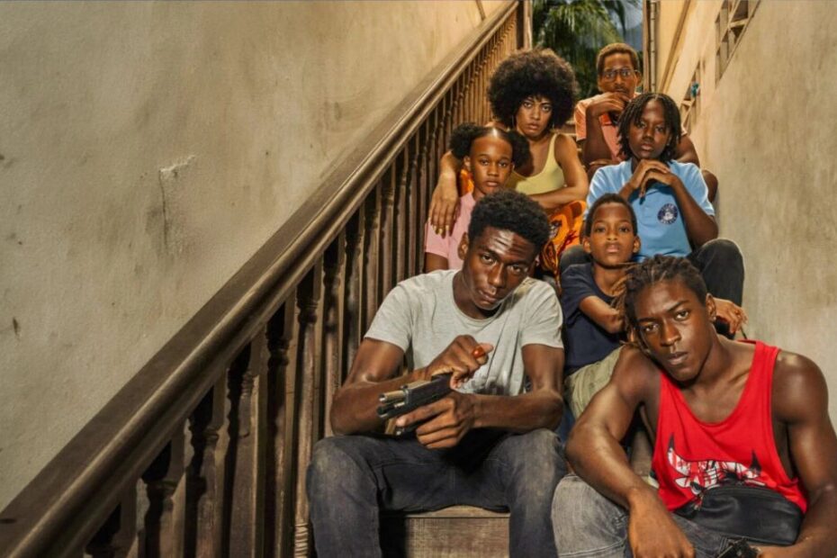 Bandi: il sorprendente crime francese vola in Top 10, ambientato nel paradisiaco scenario dei Caraibi, e precisamente in Martinica.