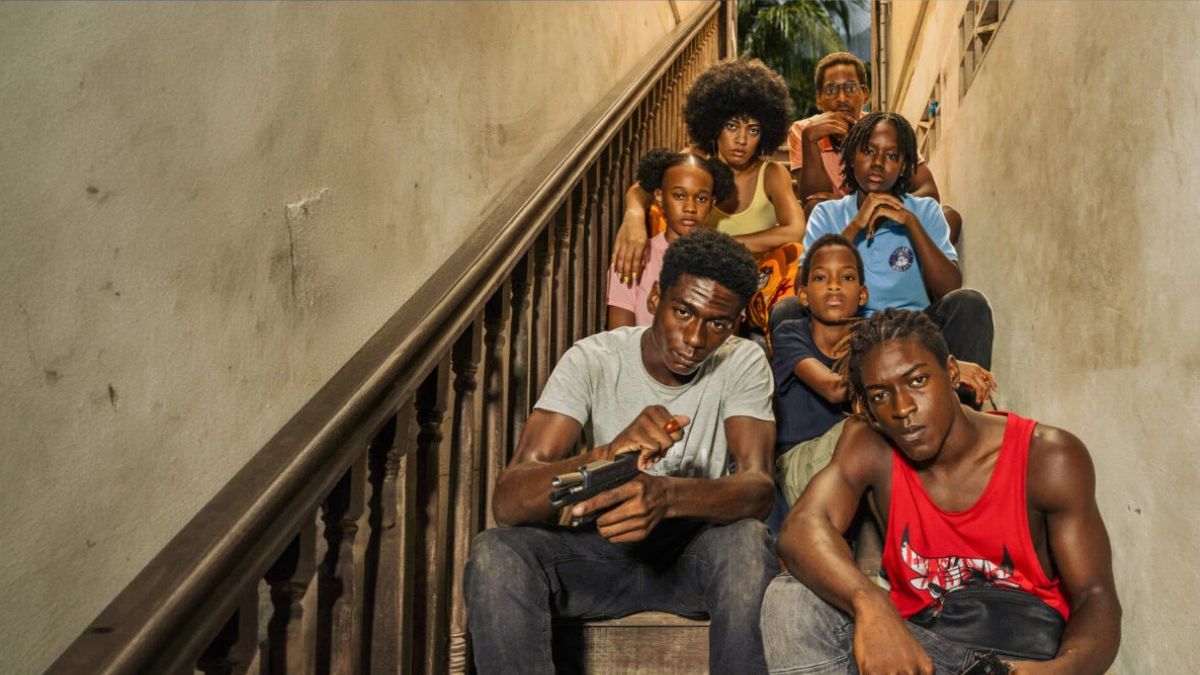 Bandi: il sorprendente crime francese vola in Top 10, ambientato nel paradisiaco scenario dei Caraibi, e precisamente in Martinica.