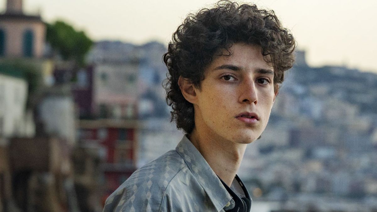 È stata la mano di Dio: il film più intimo di Paolo Sorrentino è su Netflix e, come sa chi lo ha visto, è un titolo da non perdere.