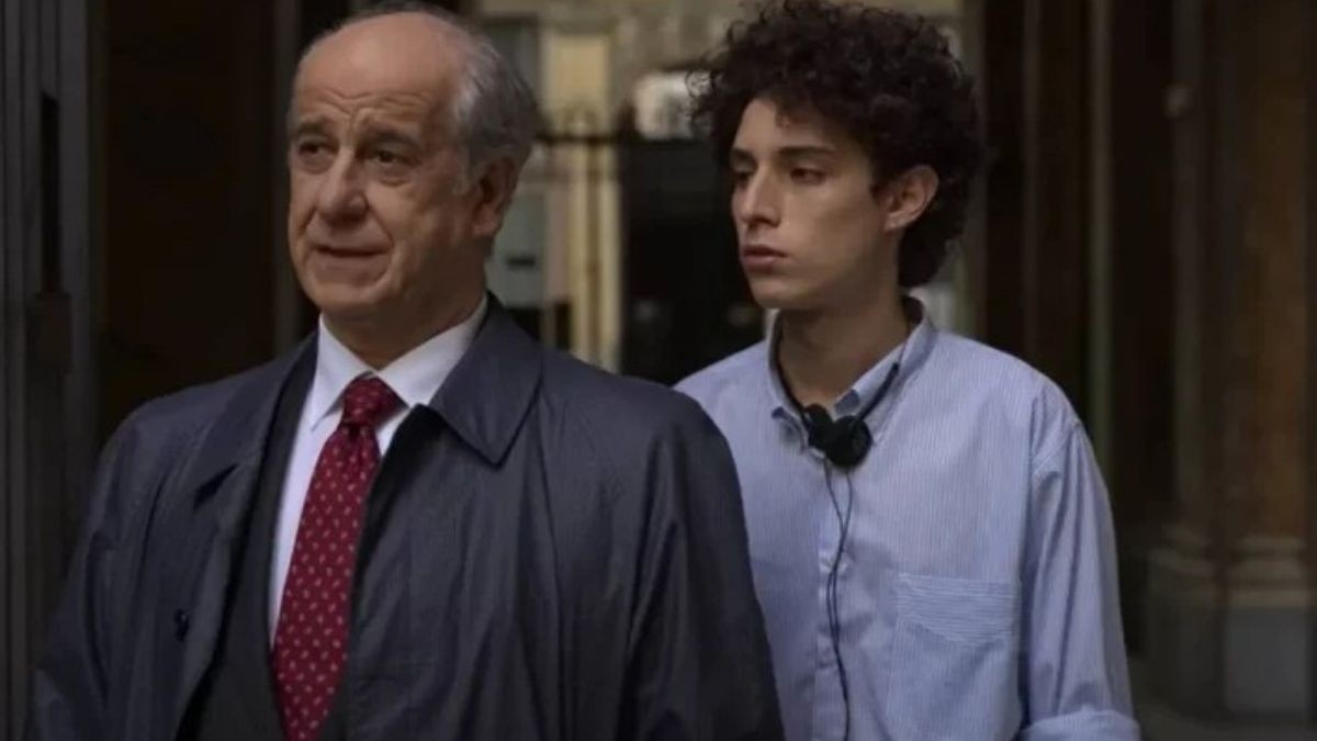 È stata la mano di Dio: il film più intimo di Paolo Sorrentino è su Netflix e, come sa chi lo ha visto, è un titolo da non perdere.