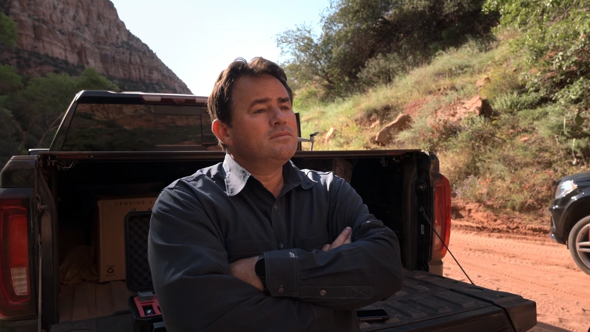 Trust Me: Il falso profeta, su Netflix la docuserie true crime che racconta, e lo fa dall'interno, la caduta di Samuel Bateman.